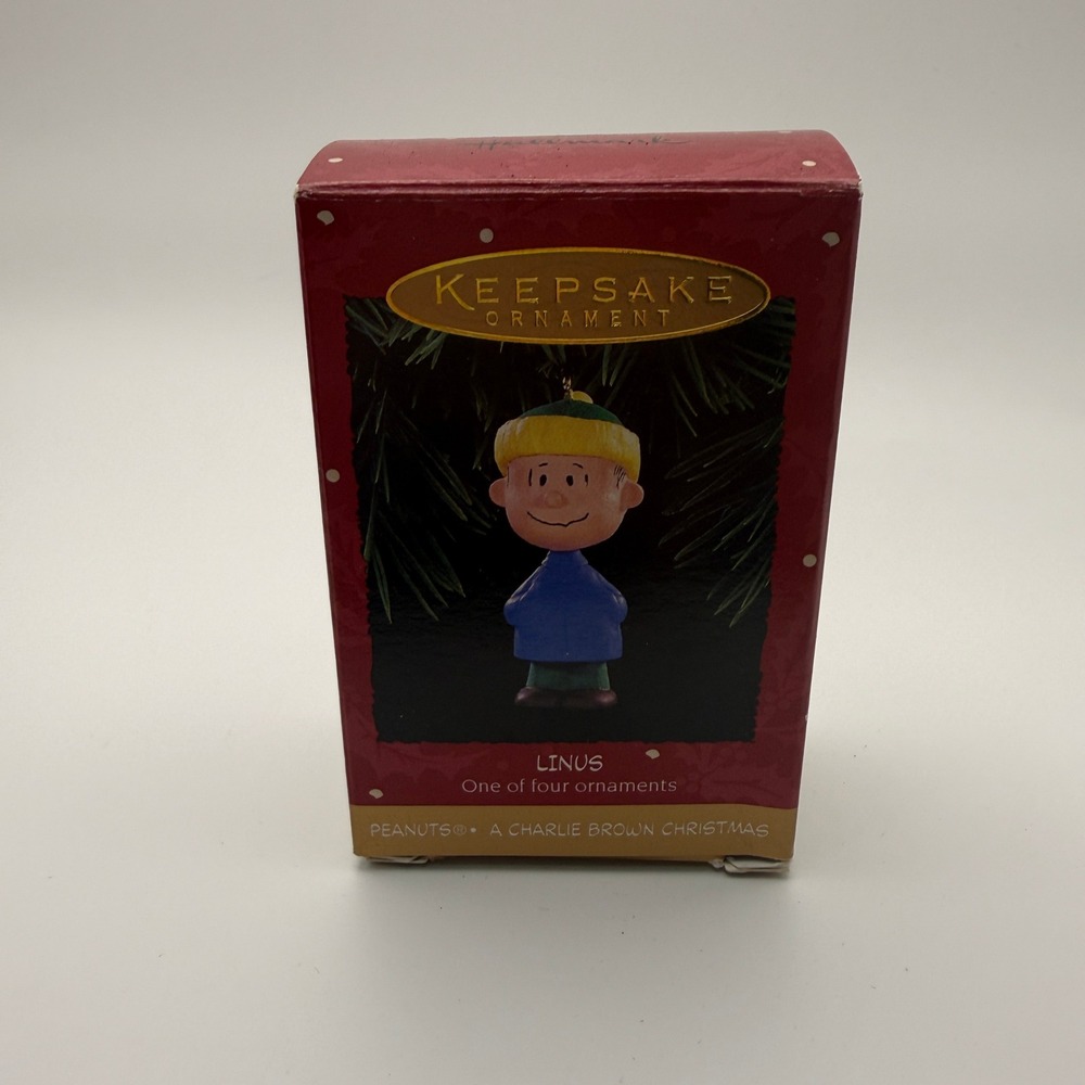 Hallmark Keepsake Peanuts Linus Charlie Brown Christmas Ornament QRP4217 Boxed